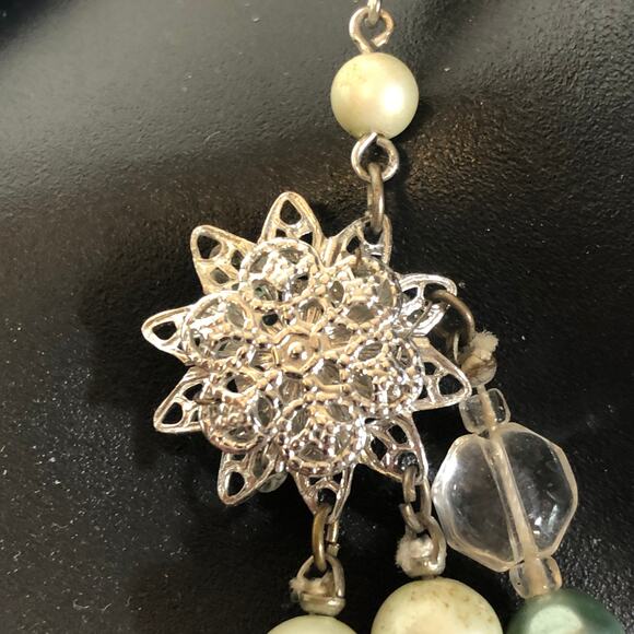 Green, Clear White Triple Strand Vintage Necklace Faux Pearl MCM Retro - Picture 7 of 8